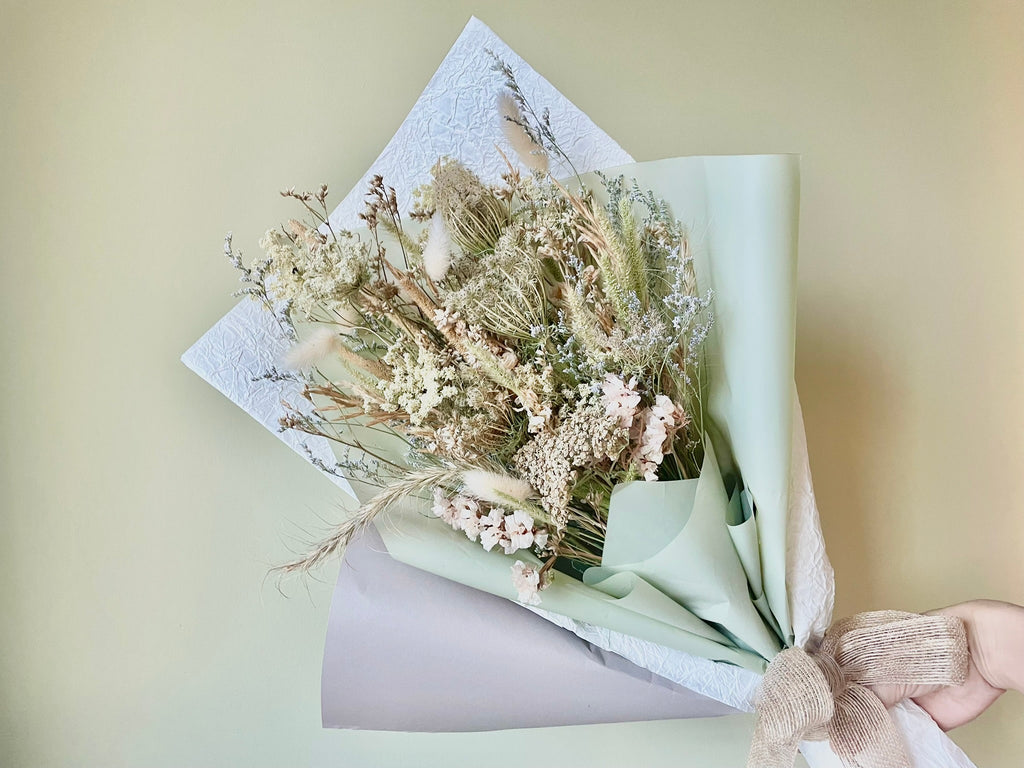 Laurel Dried Flower Bouquet - Classic
